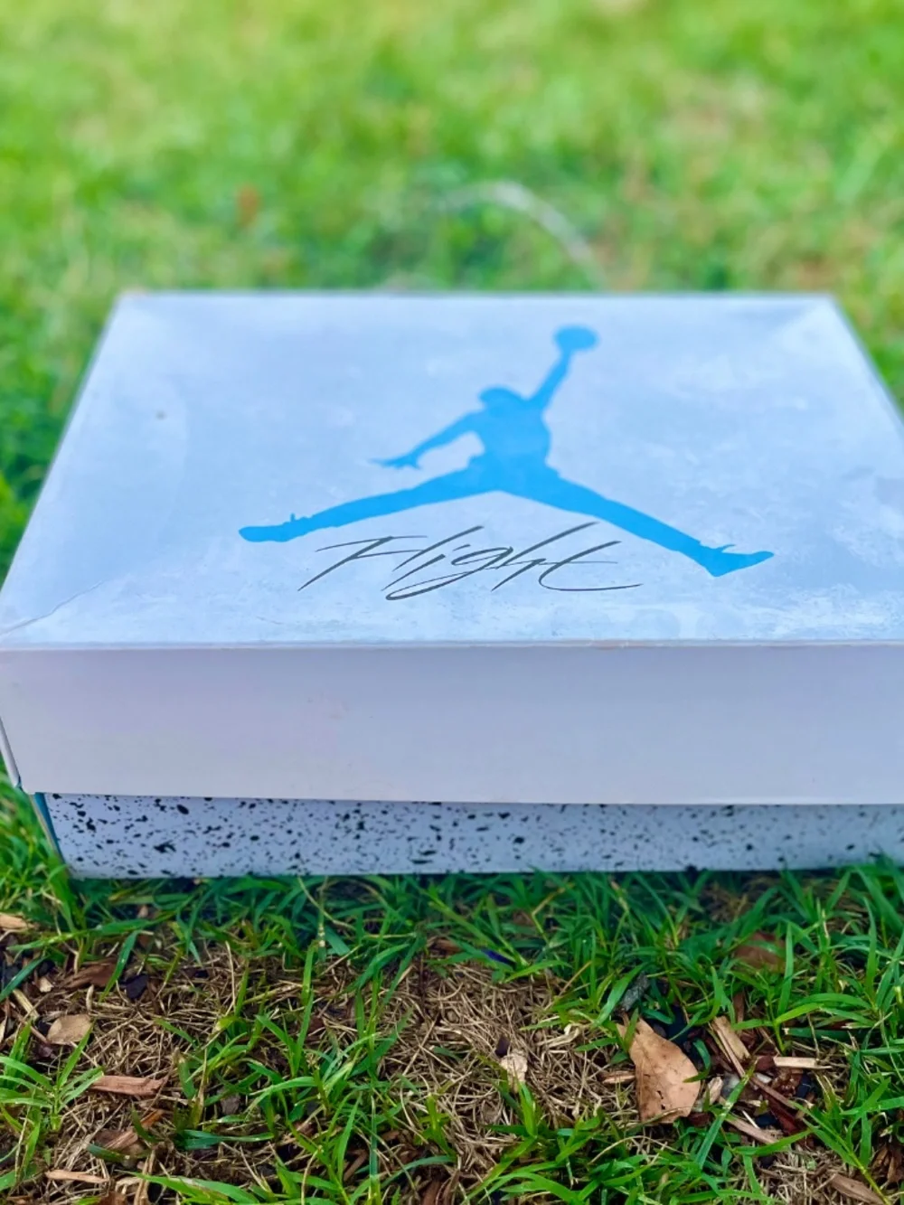 Jordan 4 Retro UNC – Men's Size 12
